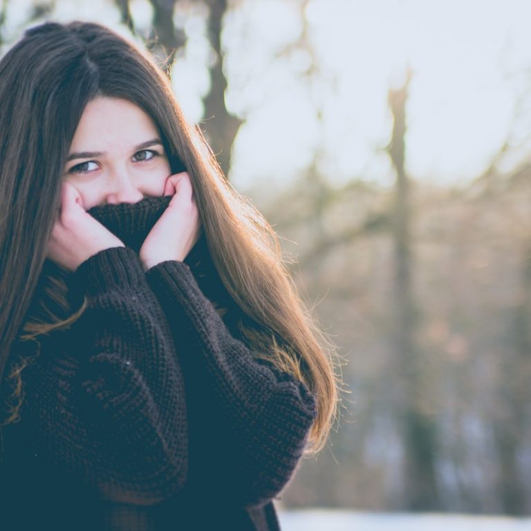 girl-2046300_1280
