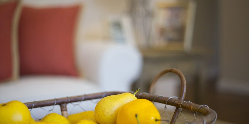 apple-basket-blur-273862-1024×714-1