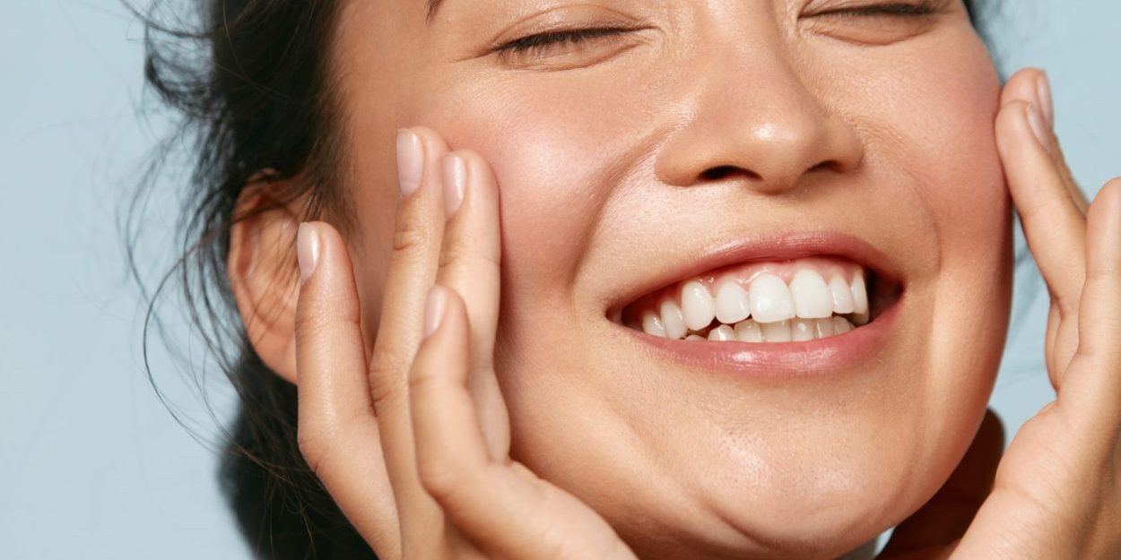 Claudia Coral, vice-presidente da Galena Farmacêutica, revela 3 dicas de cuidados com ativos transformadores para uma pele radiante.