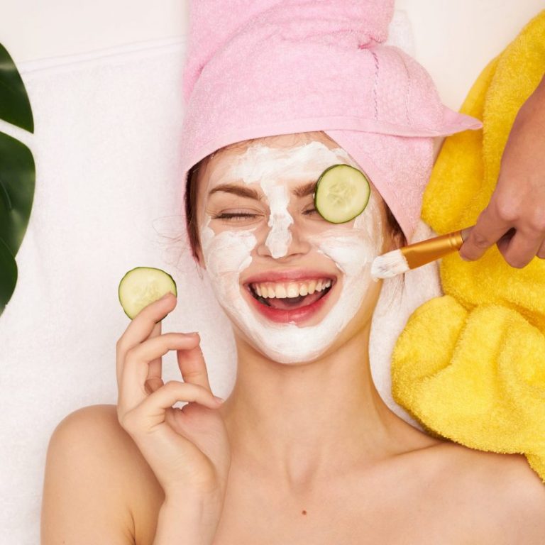 Uma rotina de skincare pode trazer resultados positivos para a pele durante o ciclo menstrual. Uma rotina de skincare pode trazer resultados positivos para a pele durante o ciclo menstrual.