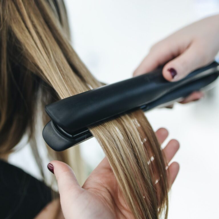 pexels-polina-tankilevitch-3738359 Cabelo com duas texturas? Galena apresenta solução para transição capilar