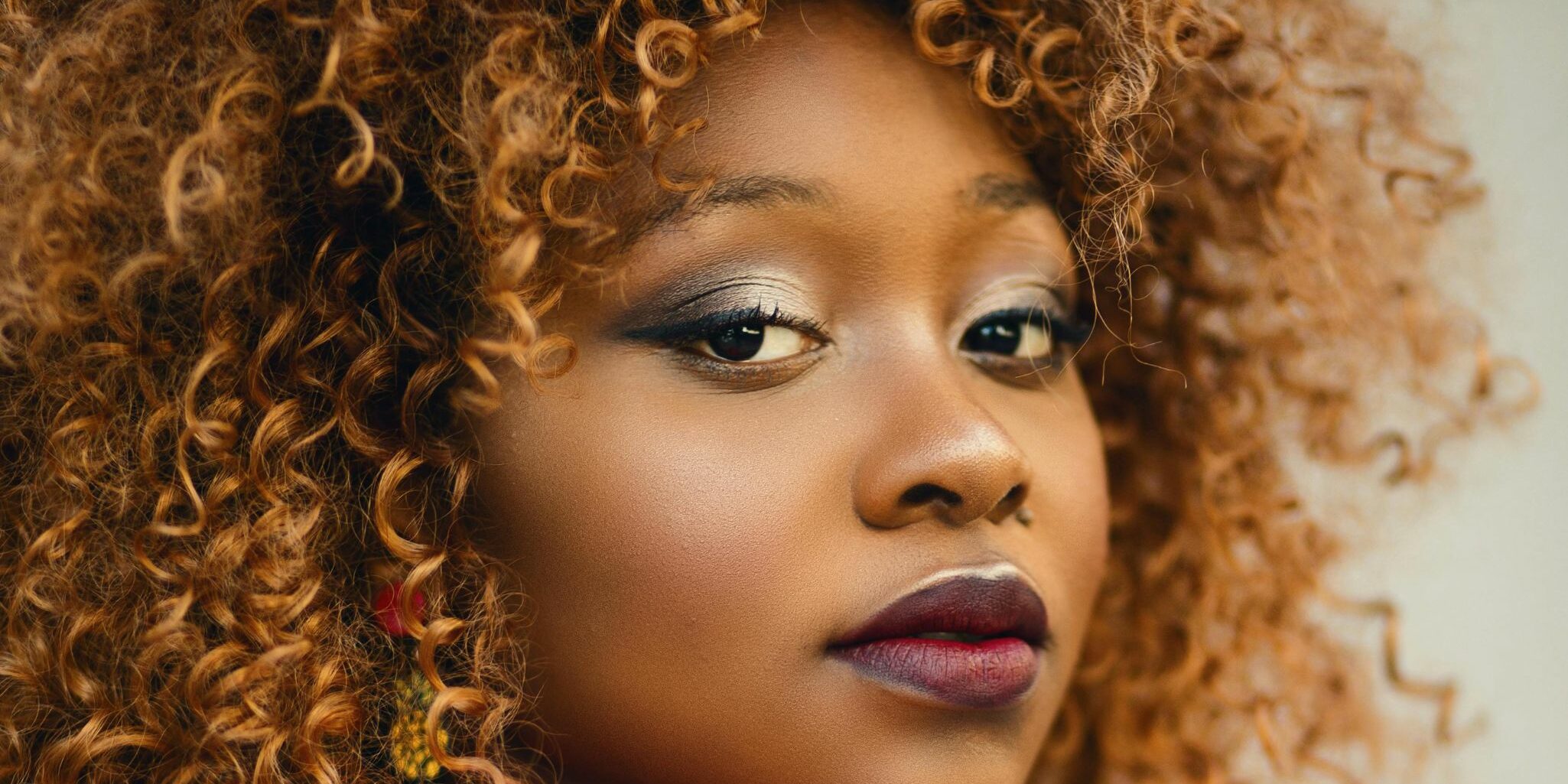 capas site rovella – 2024 (1) Bye Bye Poros: beauty expert explica como tratar