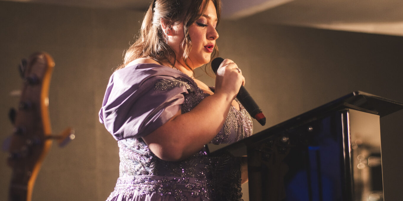 Leticia de Souza em discurso