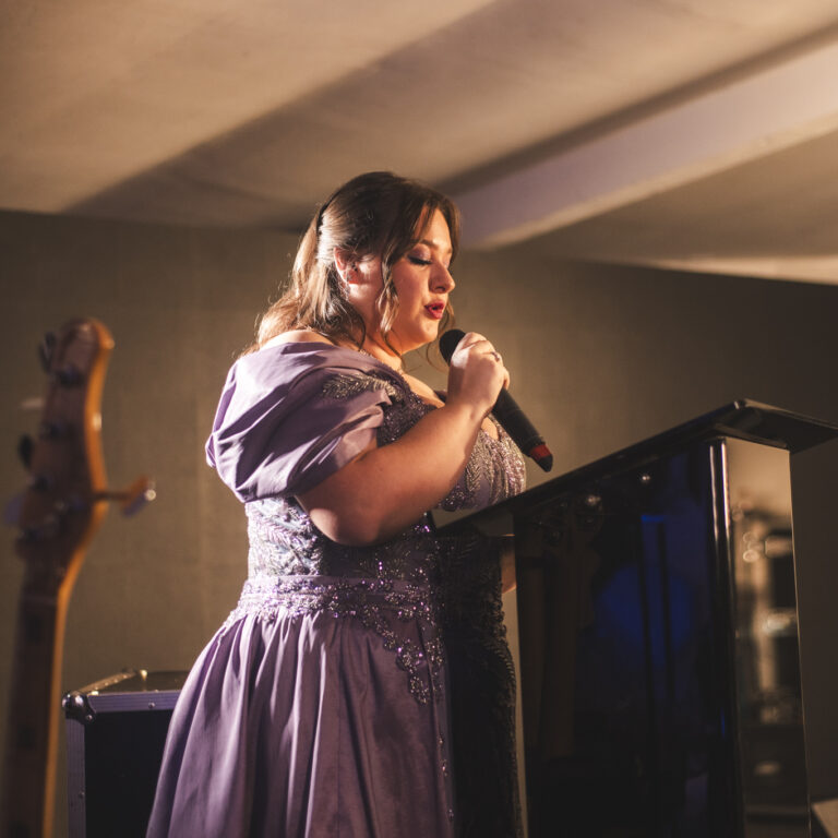 Leticia de Souza em discurso