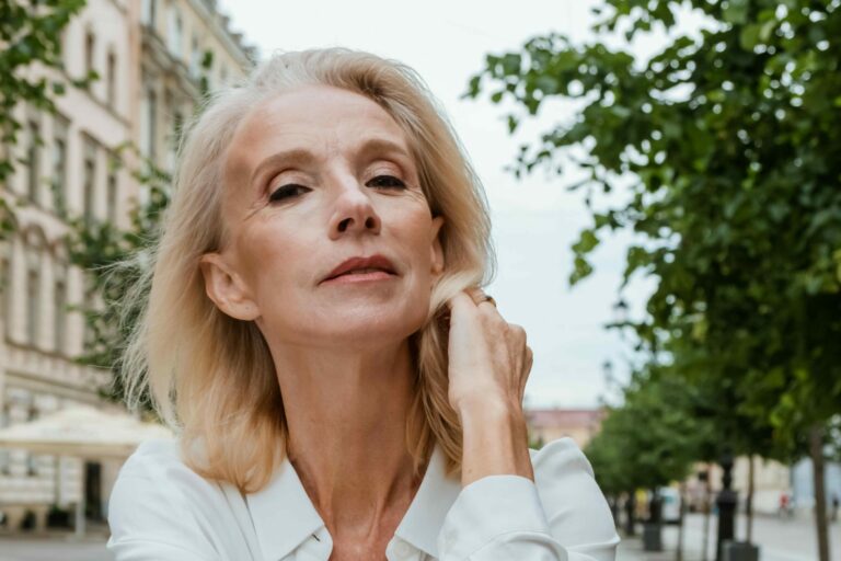 Menopausa x Cabelos: Luciana Passoni explica tudo à Vogue