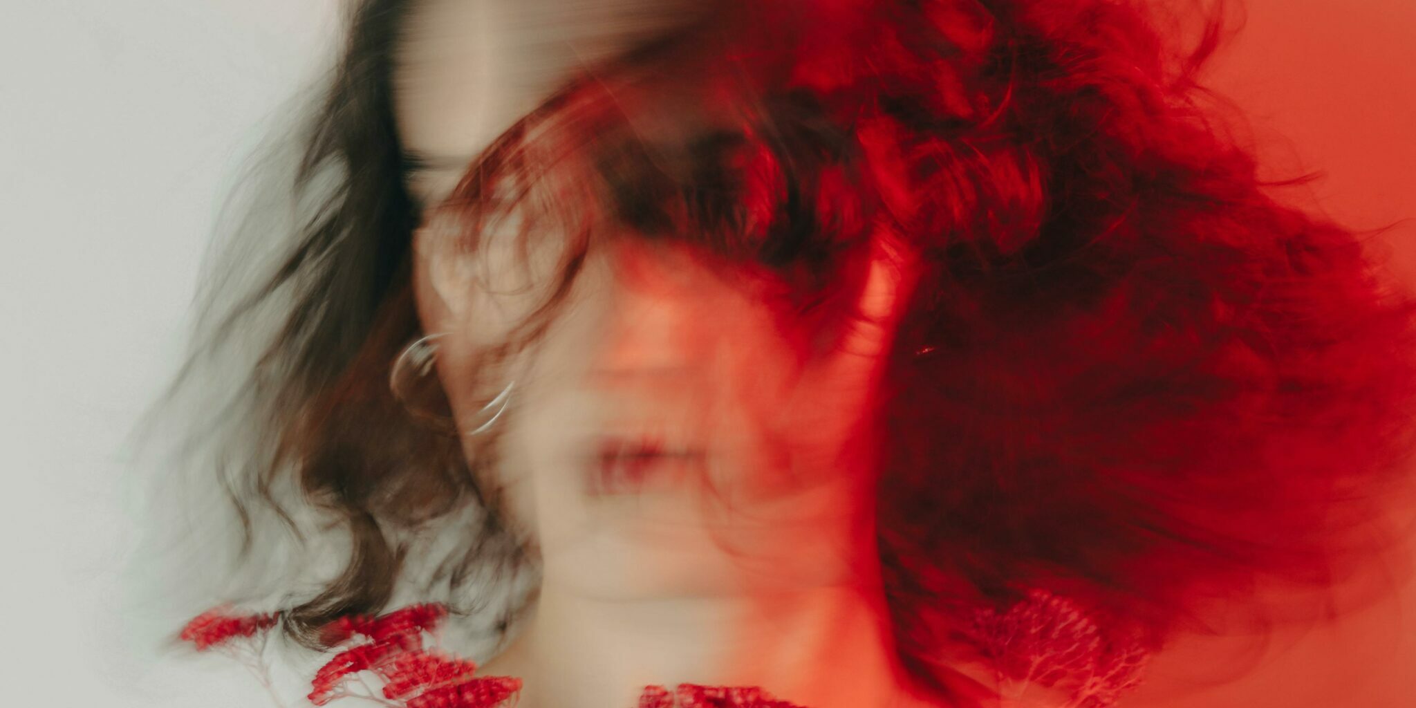 Canetas emagrecedoras na menopausa: especialistas explicam efeitos na Vogue