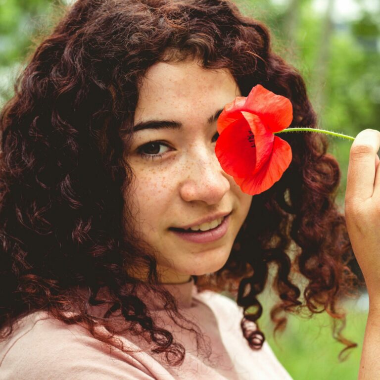 pexels-steshkacroes-1658933 Qual é o finalizador ideal para cada curvatura de cabelo?